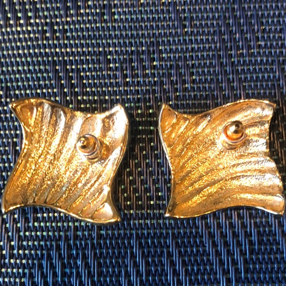 Avon Vintage Pierced Earrings - Picture 2 of 2